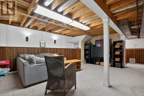 44 Ballantrae Way Ottawa ON K2L 1N5