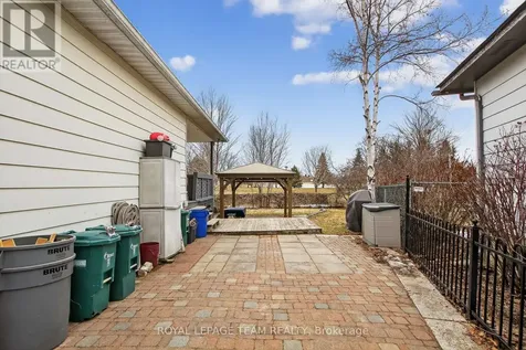 44 Ballantrae Way Ottawa ON K2L 1N5