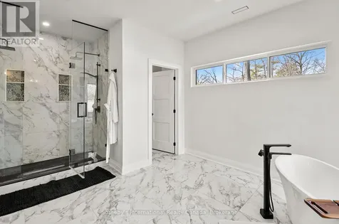 71 Oak Lea Boulevard Wasaga Beach ON L9Z 2V1