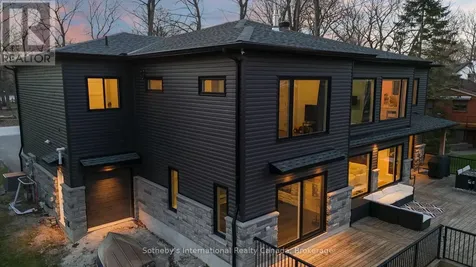 71 Oak Lea Boulevard Wasaga Beach ON L9Z 2V1