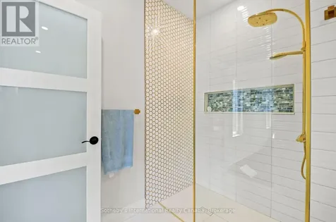 71 Oak Lea Boulevard Wasaga Beach ON L9Z 2V1