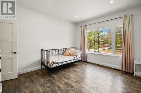 71 Oak Lea Boulevard Wasaga Beach ON L9Z 2V1