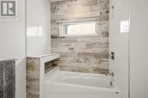 71 Oak Lea Boulevard Wasaga Beach ON L9Z 2V1