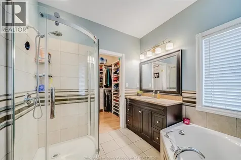 7840 Stella Crescent Windsor ON N8T 3R8