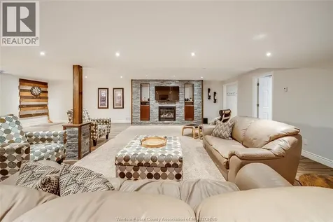 7840 Stella Crescent Windsor ON N8T 3R8