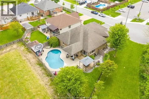 7840 Stella Crescent Windsor ON N8T 3R8