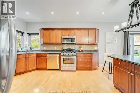 7840 Stella Crescent Windsor ON N8T 3R8