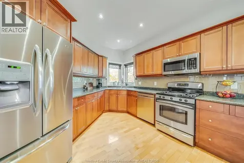 7840 Stella Crescent Windsor ON N8T 3R8