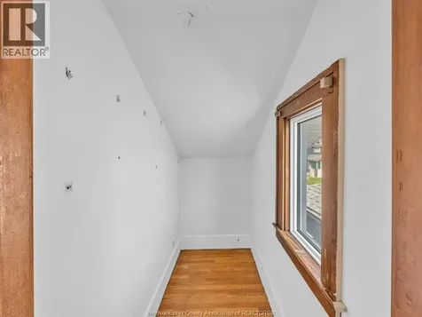 1077 Moy Avenue Windsor ON N9A 2P2