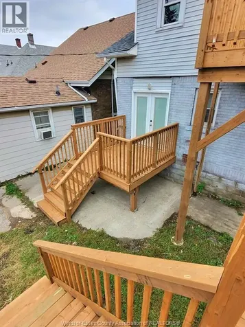 1077 Moy Avenue Windsor ON N9A 2P2