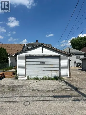 1077 Moy Avenue Windsor ON N9A 2P2