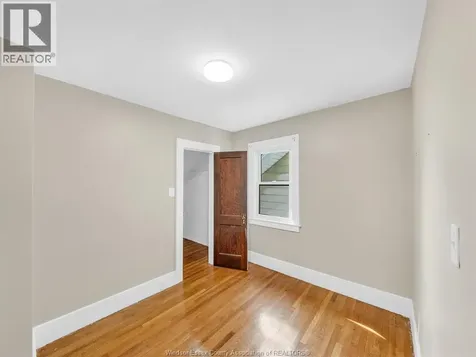 1077 Moy Avenue Windsor ON N9A 2P2