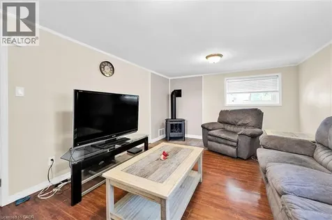 24 Oxford Street Brantford ON N3R 5C6