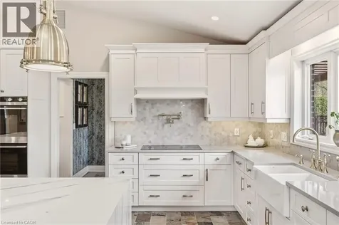 707 Eagle Drive Burlington ON L7T 2Z8