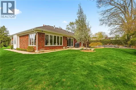 707 Eagle Drive Burlington ON L7T 2Z8