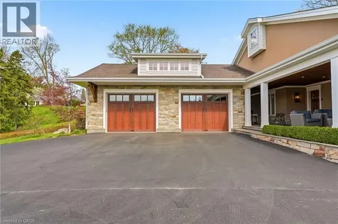 707 Eagle Drive Burlington ON L7T 2Z8