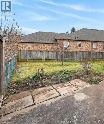 358 Federal Street Stoney Creek ON L8E 2B5
