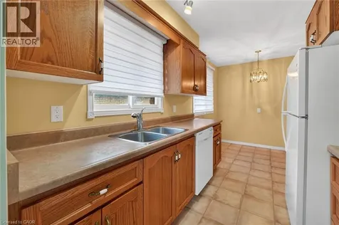 358 Federal Street Stoney Creek ON L8E 2B5