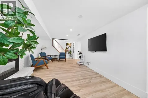 19 Glen Forest Drive Hamilton ON L8K 5V7