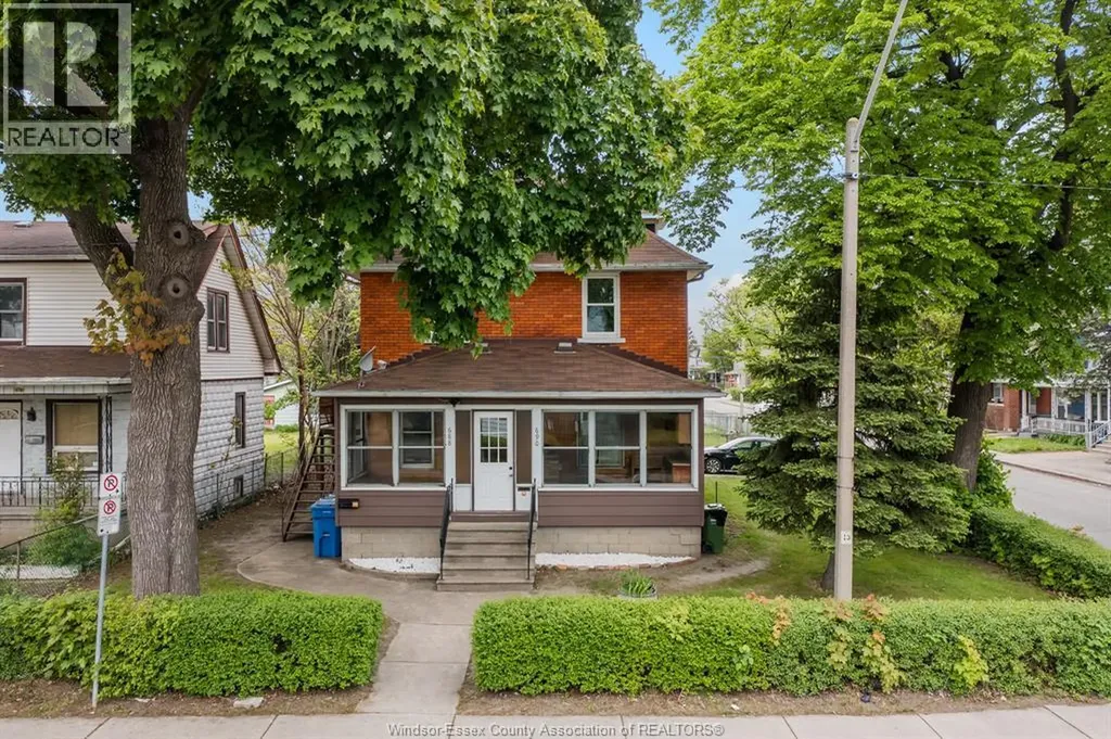 688-690 Parent Avenue Windsor ON N9A 2C5