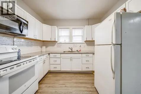 688-690 Parent Avenue Windsor ON N9A 2C5