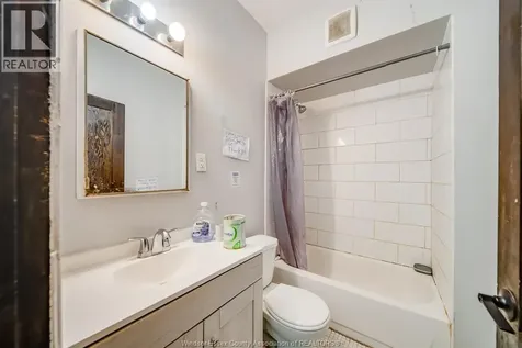 688-690 Parent Avenue Windsor ON N9A 2C5