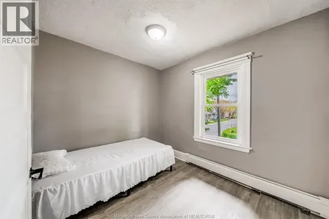 688-690 Parent Avenue Windsor ON N9A 2C5