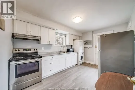 688-690 Parent Avenue Windsor ON N9A 2C5