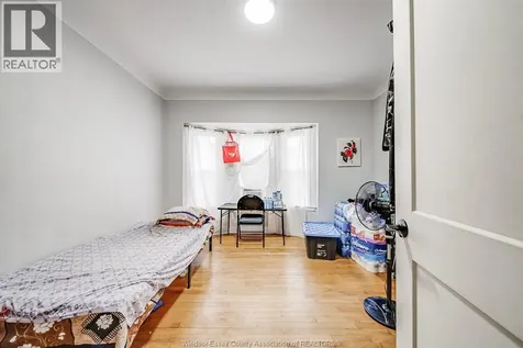 688-690 Parent Avenue Windsor ON N9A 2C5