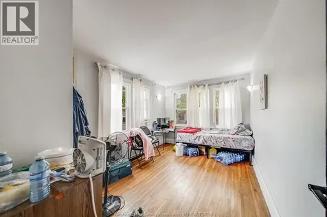 688-690 Parent Avenue Windsor ON N9A 2C5