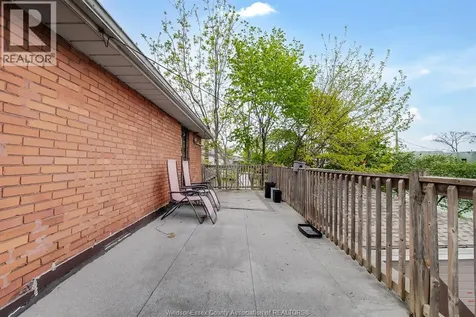 688-690 Parent Avenue Windsor ON N9A 2C5