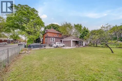 688-690 Parent Avenue Windsor ON N9A 2C5