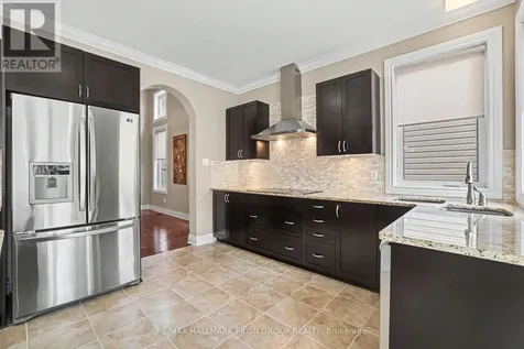 354 Oakcrest Way Ottawa ON K4A 0S5