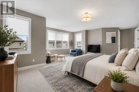 354 Oakcrest Way Ottawa ON K4A 0S5