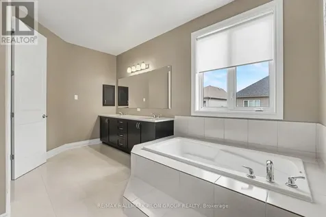 354 Oakcrest Way Ottawa ON K4A 0S5