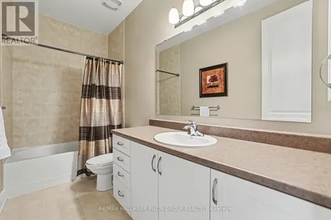 354 Oakcrest Way Ottawa ON K4A 0S5