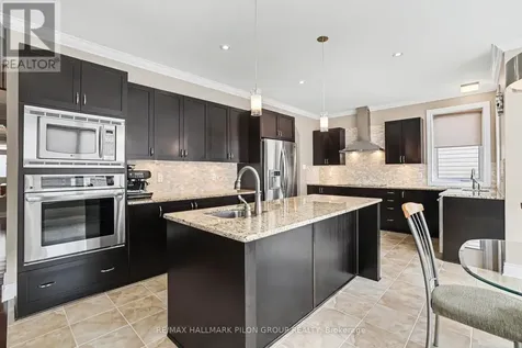 354 Oakcrest Way Ottawa ON K4A 0S5