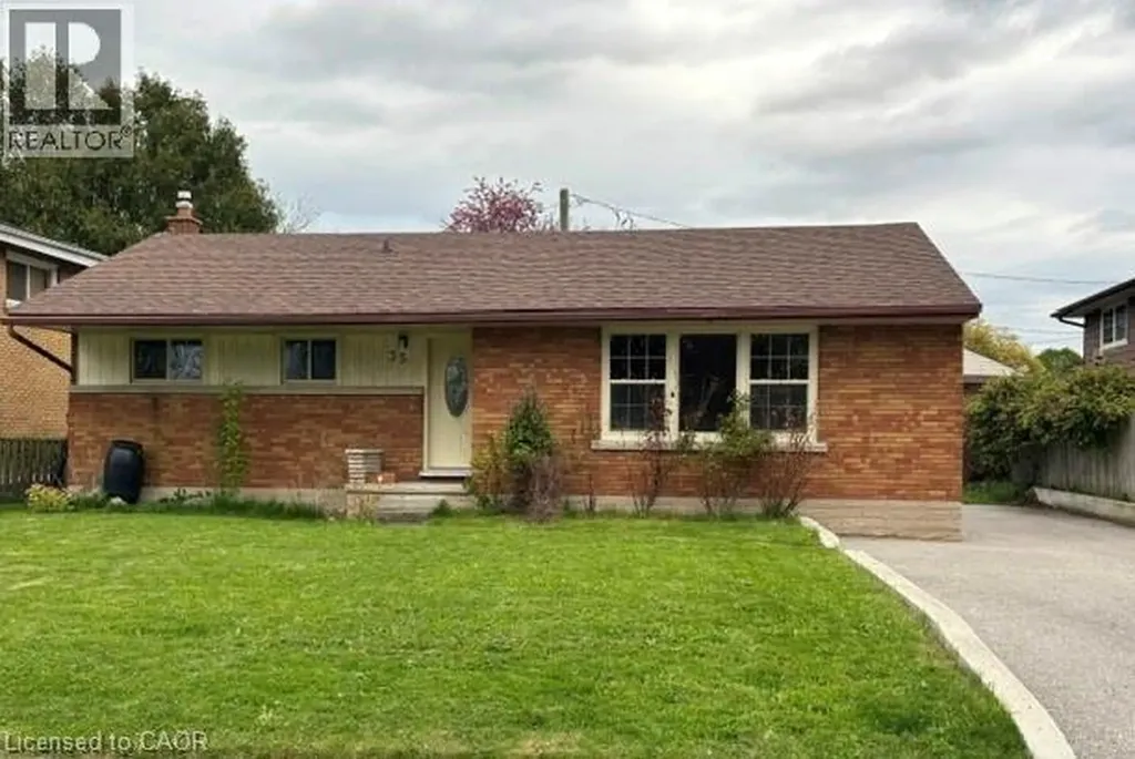 35 Highman Avenue Cambridge ON N1R 3L8