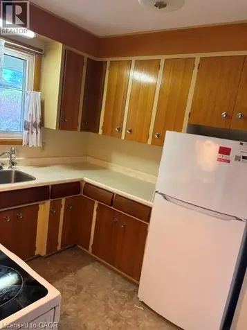 35 Highman Avenue Cambridge ON N1R 3L8