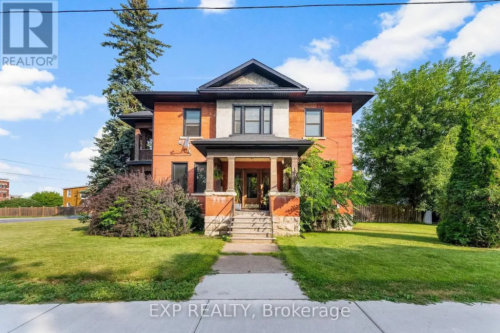 48 Hall Avenue East Renfrew ON K7V 2S3