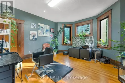 48 Hall Avenue East Renfrew ON K7V 2S3
