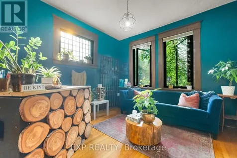 48 Hall Avenue East Renfrew ON K7V 2S3