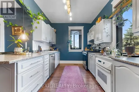 48 Hall Avenue East Renfrew ON K7V 2S3