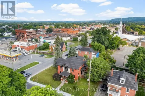48 Hall Avenue East Renfrew ON K7V 2S3