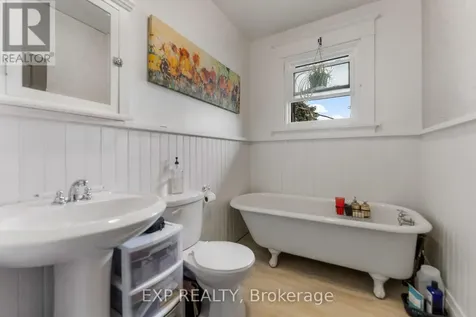 48 Hall Avenue East Renfrew ON K7V 2S3