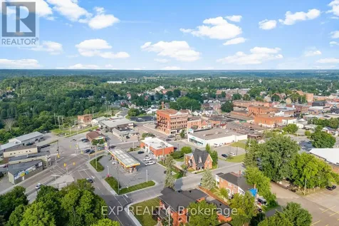 48 Hall Avenue East Renfrew ON K7V 2S3