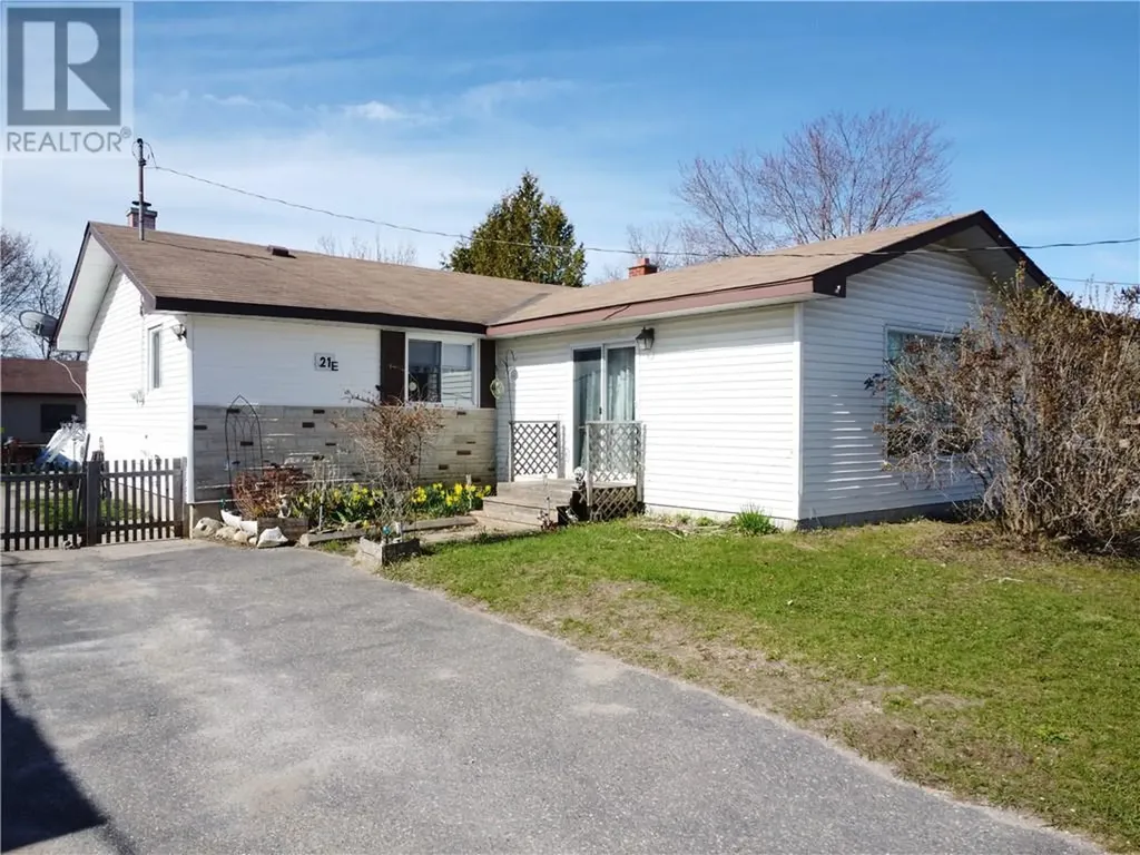 21 Vankoughnet Street E Little Current ON P0P 1K0