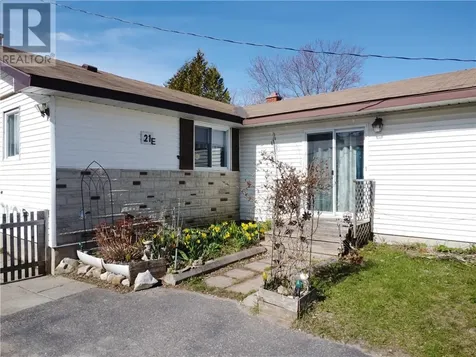21 Vankoughnet Street E Little Current ON P0P 1K0