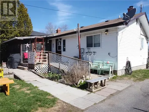 21 Vankoughnet Street E Little Current ON P0P 1K0