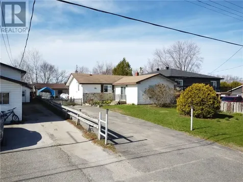 21 Vankoughnet Street E Little Current ON P0P 1K0